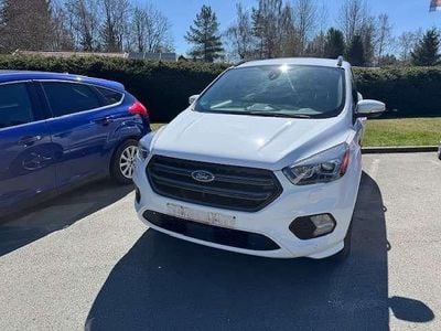 Gebraucht Ford Kuga ST-Line 150 PS (110 kW) 2017 Frostweiß SUV