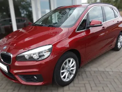 Gebraucht BMW 218 Active Tourer Basis 136 PS (100 kW) 2015 Rot Van / Kleinbus
