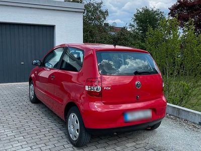 Gebraucht VW Fox 54 PS (39 kW) 2009 Rot Kleinwagen