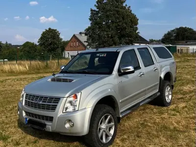 Gebraucht Isuzu D-Max 163 PS (119 kW) 2010 Silber Pickup