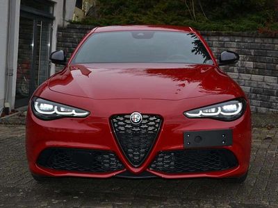 Rosso alfa, uni Gebraucht 2023 Alfa Romeo Giulia Competizione Limousine | 39.900 € (Fairer Preis)