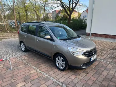 Używany Dacia Lodgy 107 KM (78 kW) 2013 Brązowy Minivan