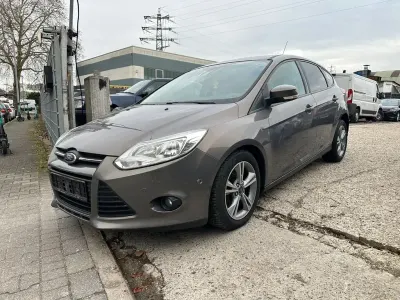 Gebraucht Ford Focus Titanium 116 PS (85 kW) 2013 Grau Limousine
