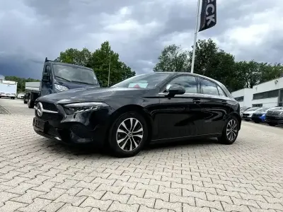 Gebraucht Mercedes A150 136 PS (100 kW) 2024 Nachtschwarz Limousine
