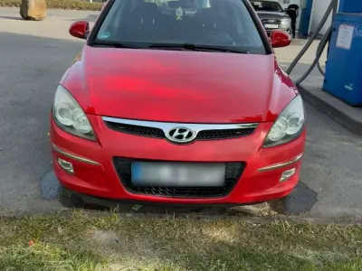 Usata Hyundai i30 110 CV (80 kW) 2010 Rosso Station wagon