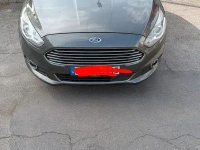 Gebraucht Ford S-MAX Titanium 150 PS (110 kW) 2017 Grau Van / Kleinbus
