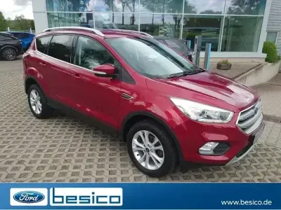 Gebraucht Ford Kuga Titanium 150 PS (110 kW) 2019 Rubyrot metallic (rot) SUV