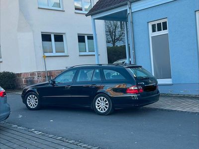 Second-hand Mercedes E220 170 CP (125 kW) 2008 Negru Break