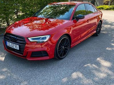 Rot Gebraucht 2019 Audi A3 S-Line Limousine | 23.500 €