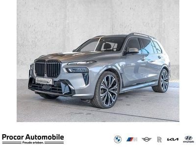 Gebraucht BMW X7 M Sport 352 PS (258 kW) 2025 Skyscraper grau metallic SUV