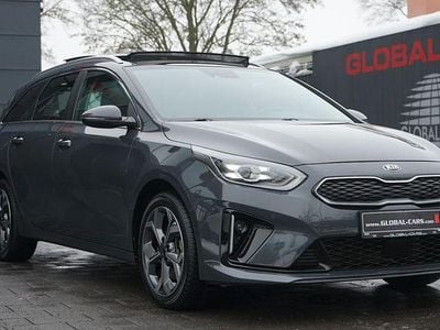 Grau Gebraucht 2021 Kia Ceed Sportswagon Platinum Edition Kombi | 19.885 € (Fairer Preis)