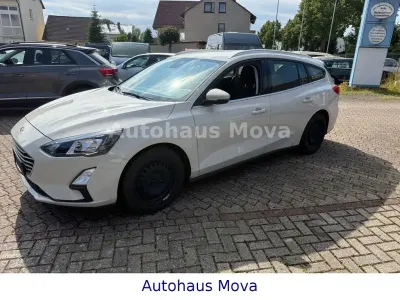 Gebraucht Ford Focus Cool & Connect 120 PS (88 kW) 2020 Weiß Limousine