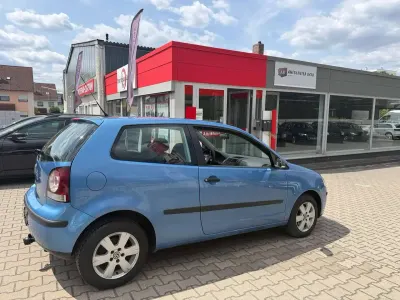 Gebraucht VW Polo Trendline 54 PS (39 kW) 2006 Tossablau metallic Kleinwagen