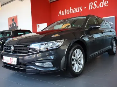Gebraucht VW Passat 150 PS (110 kW) 2024 Grau Kombi