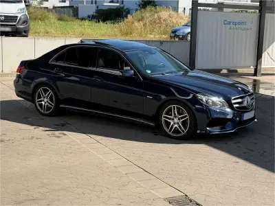 Gebraucht Mercedes E350 AMG 258 PS (189 kW) 2015 Blau Limousine
