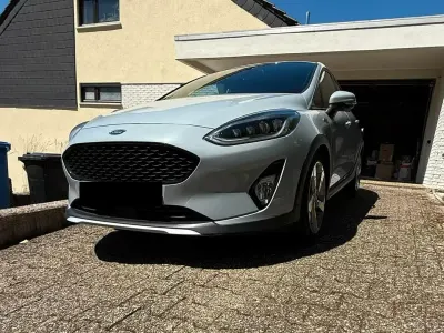 Gebraucht Ford Fiesta Active 140 PS (102 kW) 2018 Grau Kleinwagen