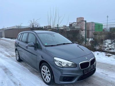 Mineralgrau metallic Gebraucht 2016 BMW 218 Van / Kleinbus | 7.600 € (Fairer Preis)