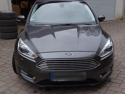 Gebraucht Ford Focus 120 PS (88 kW) 2016 Grau Kombi