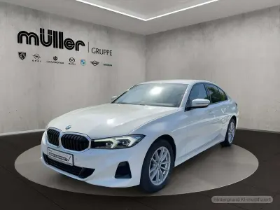 Gebraucht BMW 318 156 PS (114 kW) 2023 Alpinweiß uni Limousine