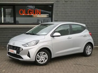 Gebraucht Hyundai i10 Select 67 PS (49 kW) 2021 Silber Kleinwagen