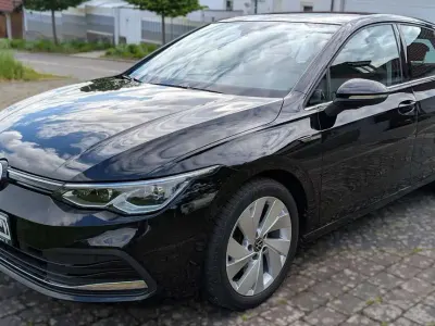 Gebraucht VW Golf VII Style 150 PS (110 kW) 2020 Schwarz Limousine