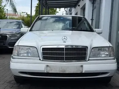 Gebraucht Mercedes C180 Elegance 204 PS (150 kW) 1994 Weiss Limousine