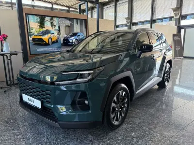 Neu Toyota RAV4 Hybrid 194 PS (142 kW) 2026 Grün SUV
