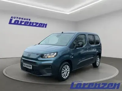 Usata Fiat Doblò 102 CV (75 kW) 2025 Blu Monovolume