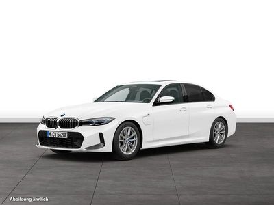 Gebraucht BMW 330e M Sport 292 PS (214 kW) 2025 Weiß Limousine