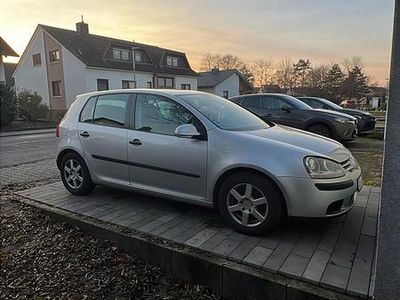 Gebraucht VW Golf V 101 PS (74 kW) 2005 Silber Kleinwagen