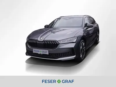 Neu Skoda Superb SportLine 193 PS (141 kW) 2025 Graphitegrau Kombi