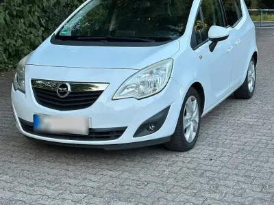 Gebraucht Opel Meriva 101 PS (74 kW) 2011 Weiß Van / Kleinbus