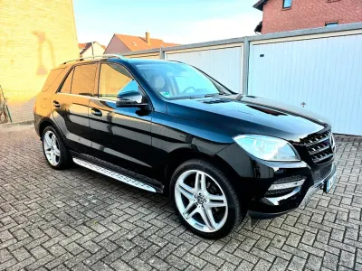 Gebraucht Mercedes ML250 204 PS (150 kW) 2012 Schwarz SUV