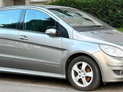 Mercedes B200