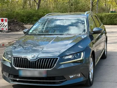 Gebraucht Skoda Superb 150 PS (110 kW) 2019 Grau Kombi