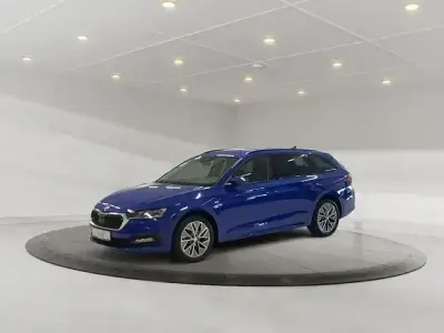 Używany Skoda Octavia Tour 110 KM (80 kW) 2022 Niebieski Kombi