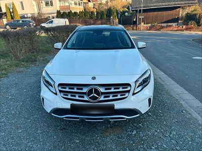 Gebraucht Mercedes GLA200 156 PS (114 kW) 2019 Weiß SUV