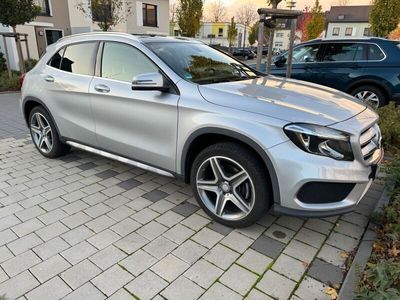 gebraucht Mercedes GLA250 4MATIC DCT AMG Line AMG Line