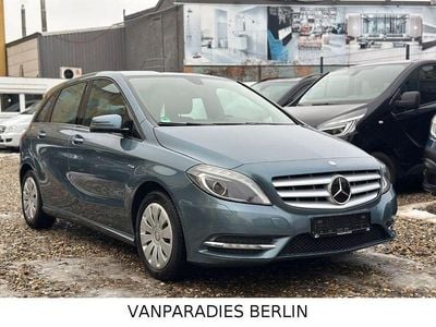 Gebraucht Mercedes B200 156 PS (114 kW) 2012 Grau Van / Kleinbus