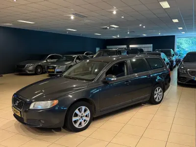 Gebraucht Volvo V70 Kinetic 200 PS (147 kW) 2009 Grau Kombi