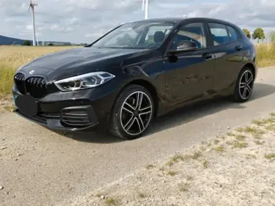 Gebraucht BMW 118 Advantage 136 PS (100 kW) 2021 Schwarz Limousine