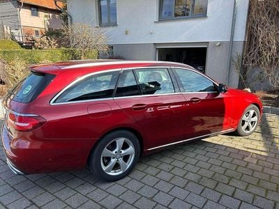Gebraucht Mercedes E220 194 PS (142 kW) 2017 Rot Kombi