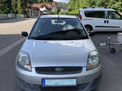 Gebraucht Ford Fiesta 69 PS (50 kW) 2006 Silber Kleinwagen
