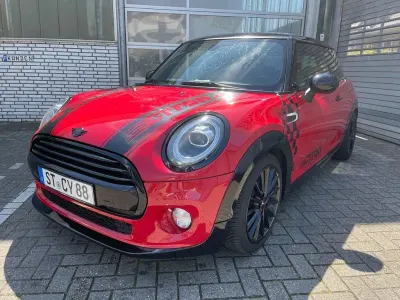 Gebraucht Mini Cooper 136 PS (100 kW) 2019 Rot Kleinwagen