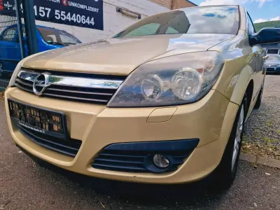 Gebraucht Opel Astra Innovation 125 PS (91 kW) 2005 Starsilber iii m2 Kleinwagen