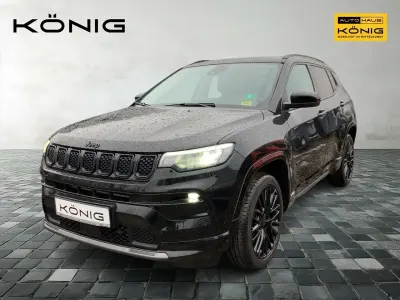 Usado Jeep Compass Altitude 131 HP (96 kW) 2023 Preto SUV