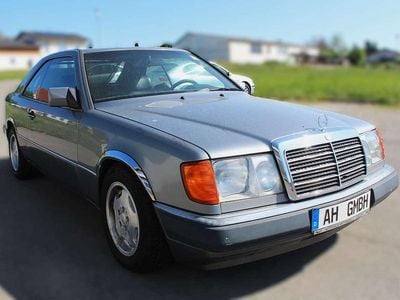 Gebraucht Mercedes 230 132 PS (97 kW) 1993 Silber Coupé