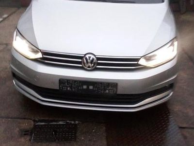 Gebraucht VW Touran 150 PS (110 kW) 2017 Silber Van / Kleinbus