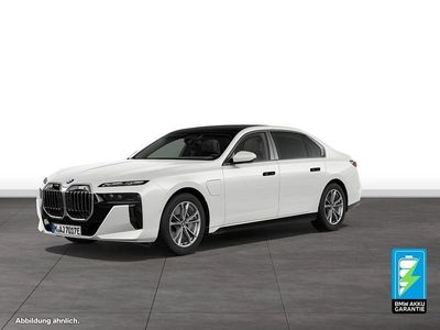 Usata BMW 750e M Sport 489 CV (359 kW) 2025 Bianco Berlina