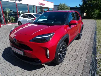 Gebraucht Toyota Yaris Cross Team 116 PS (85 kW) 2022 Rot SUV